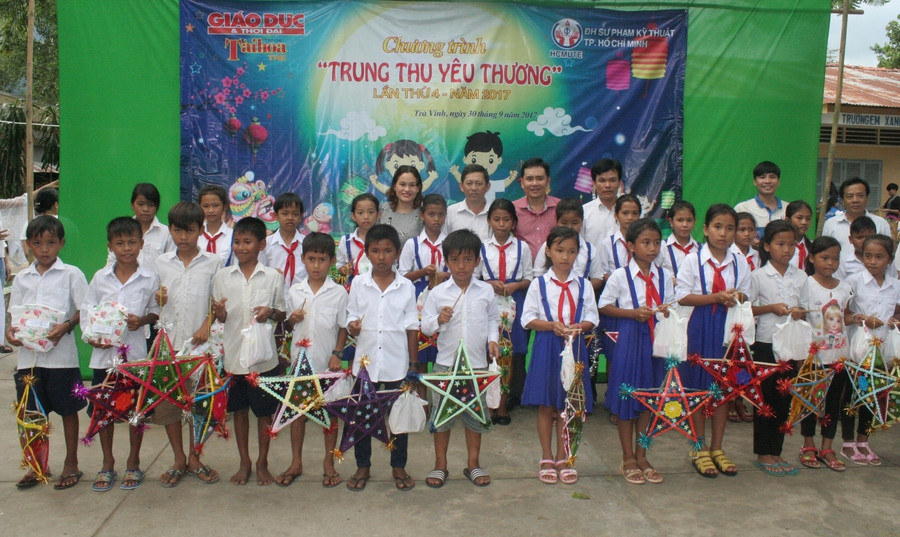 Chung tay thắp sáng “Trung thu yêu thương”