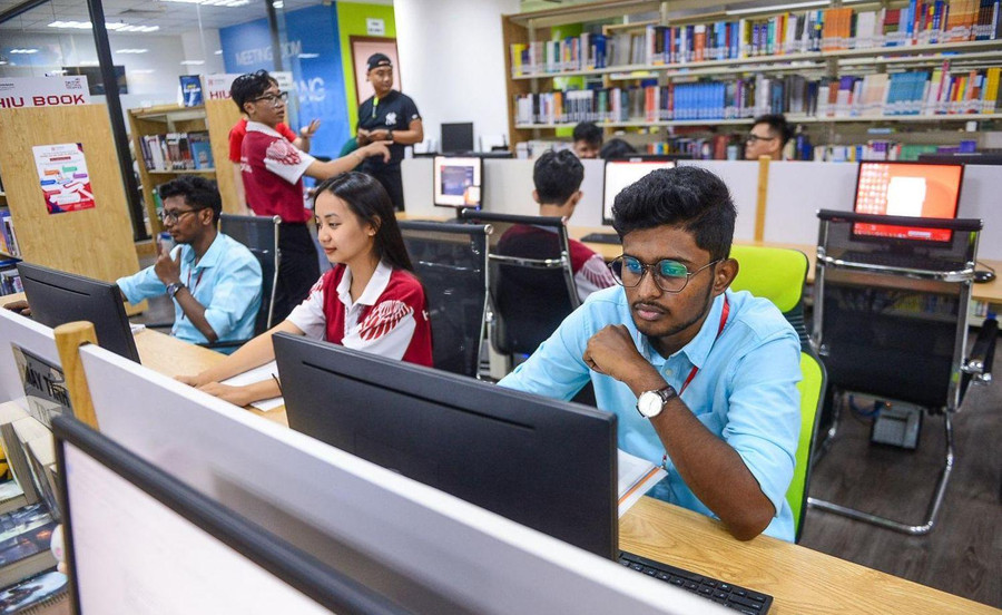 Sinh viên quốc tế đang theo học và nghiên cứu tại Trường ĐH Quốc tế Hồng Bàng.