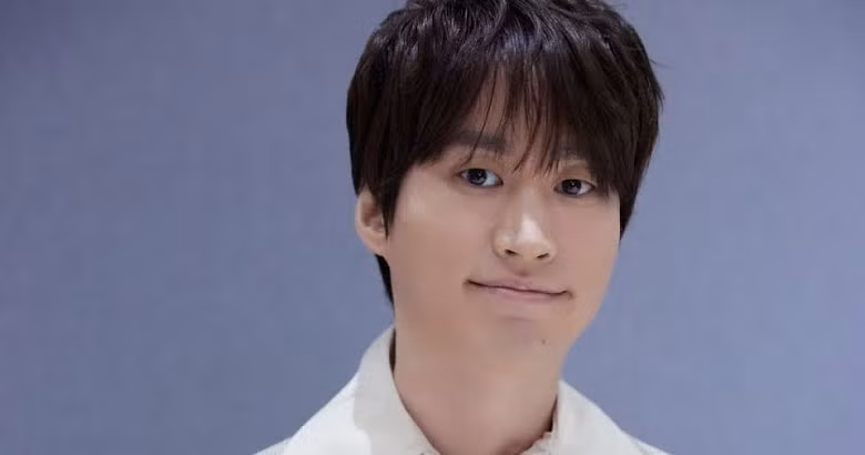 Tablo (Epik cao): Vào ngày 9/2, một đại diện của Epik High đã chia sẻ kết quả kiểm tra của Tablo trong một tuyên bố chính thức. Mặc dù đã được tiêm phòng ba lần, Tablo vẫn bị nhiễm Covid-19 với các triệu chứng nhẹ. Để đề phòng an toàn, Epik High đã hoãn các hoạt động của họ cho đến sau khi Tablo bị cách ly.