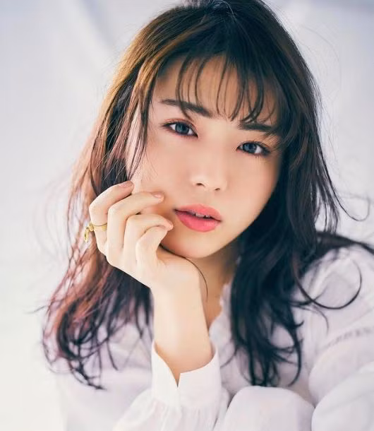 Chàng trai cực kỳ xinh đẹp dù không chuyển giới ảnh 9