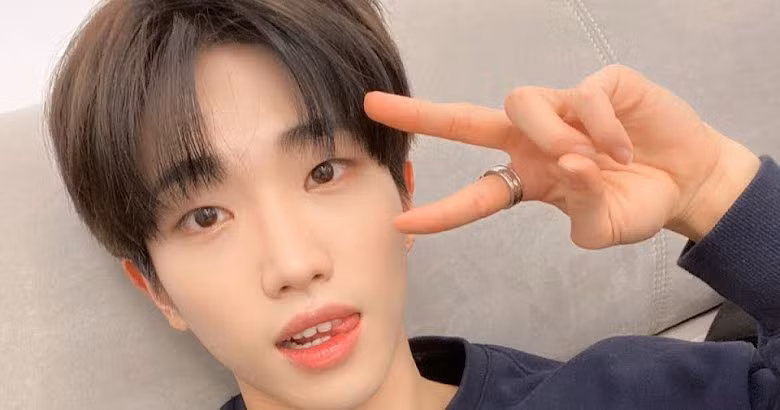 Dann (VUA): Giống như Yeji, Dann có kết quả dương tính với Covid-19 vào ngày lễ tình nhân. Do đó, lịch trình của KINGDOM đã thay đổi và buổi họp fan dự kiến vào ngày 18/2 của họ đã bị hoãn lại.