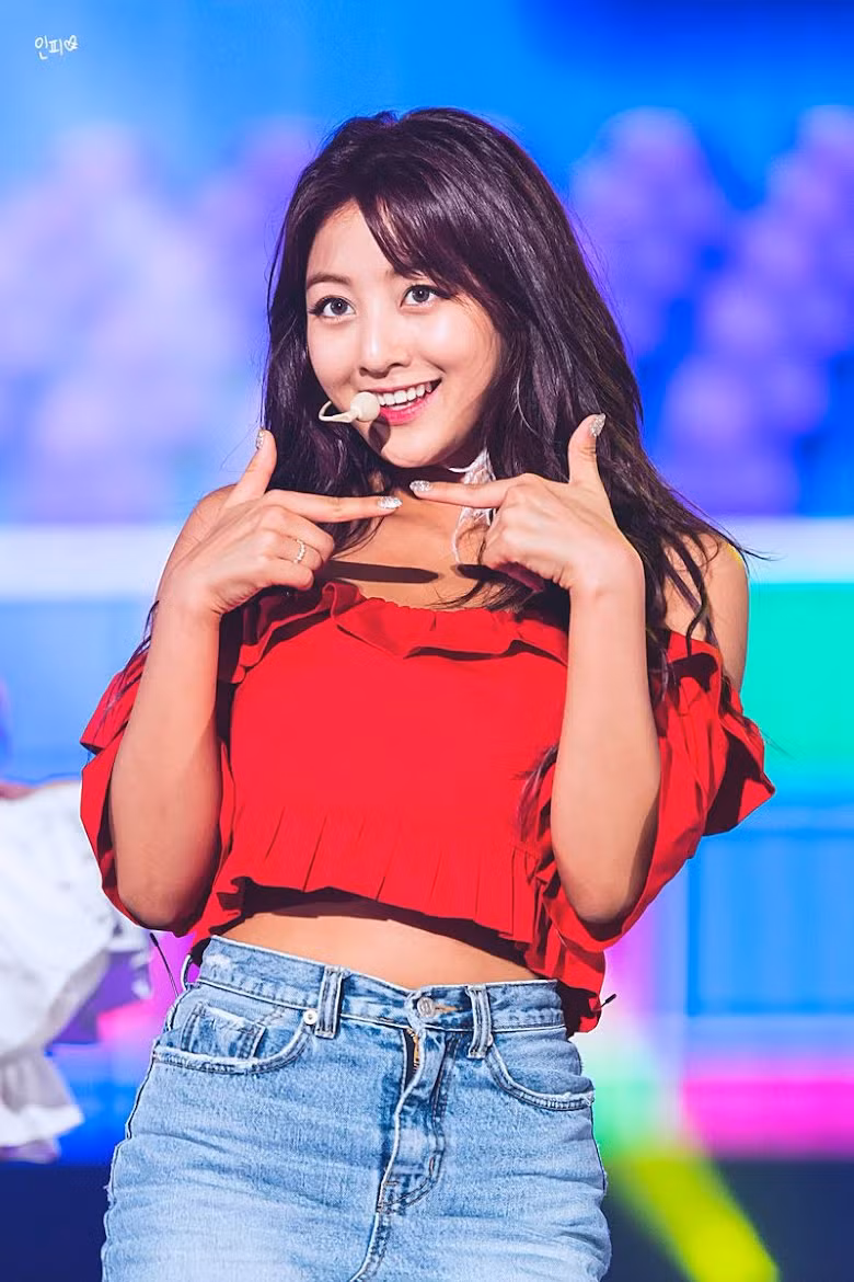 5 tiêu chuẩn sắc đẹp xứ Hàn đang bị các thần tượng K-Pop phá vỡ ảnh 1