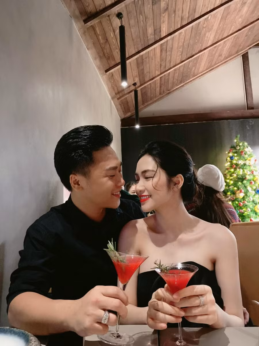 Hòa Minzy xác nhận chia tay bạn trai, loạt sao Việt gửi lời chúc "mạnh mẽ" ảnh 1