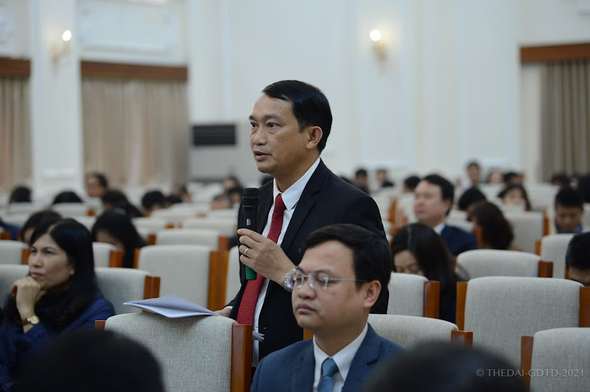 Hội nghị đã nghe các báo cáo tham luận và ý kiến phát biểu của cán bộ, công chức cơ quan Bộ GD&ĐT. Hội nghị đã nghe các báo cáo tham luận và ý kiến phát biểu của cán bộ, công chức cơ quan Bộ GD&ĐT.