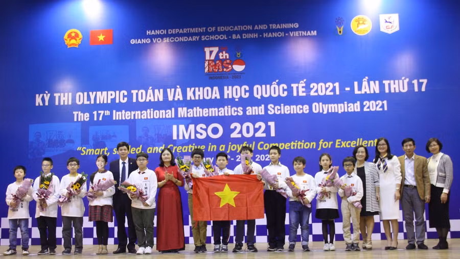 Các thí sinh trong đội tuyển môn Khoa học.