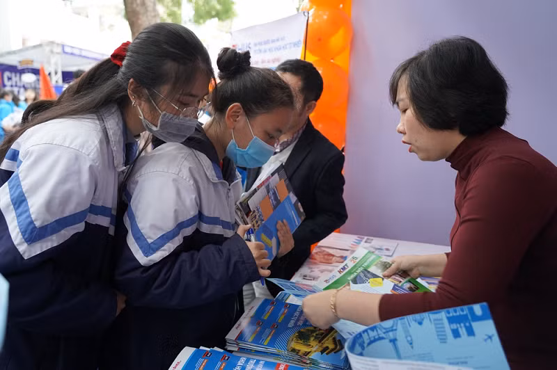 Tìm hiểu ngành mình sẽ học thông qua hướng nghiệp giúp HS phát huy tốt khả năng trong tương lai. Ảnh minh họa