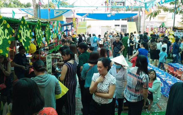 Hội chợ xuân tạo cho trẻ không khí vui xuân, đón tết