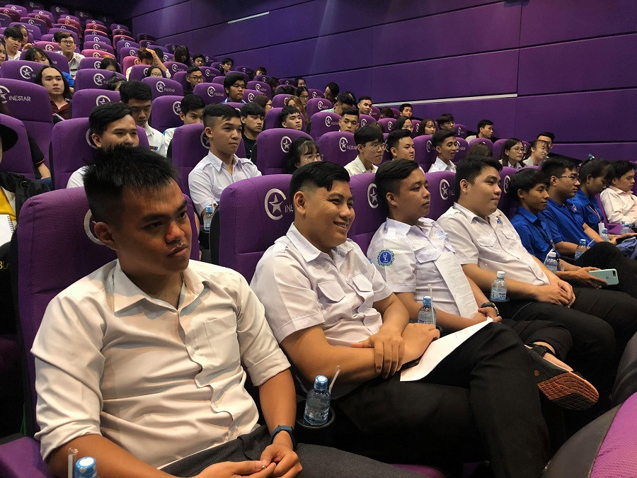 Đại diện Hội sinh viên của các trường ĐH, CĐ trên địa bàn TP.HCM tham gia buổi phát động Đại diện Hội sinh viên của các trường ĐH, CĐ trên địa bàn TP.HCM tham gia buổi phát động