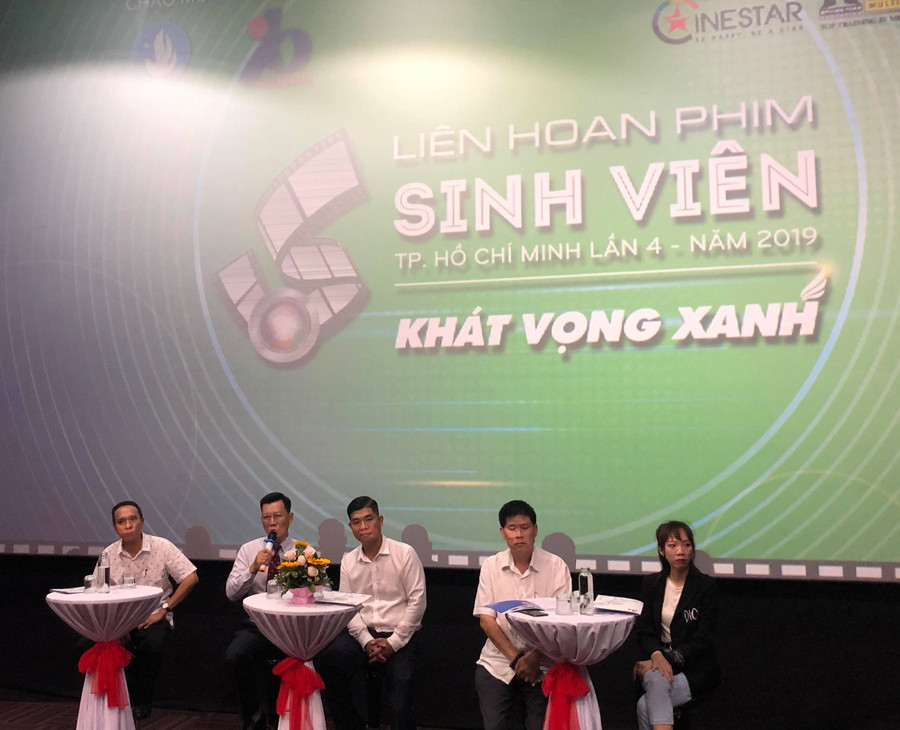 Các đại biểu tham gia buổi phát động trao đổi, giải đáp một số câu hỏi của sinh viên liên quan đến cuộc thi năm nay Các đại biểu tham gia buổi phát động trao đổi, giải đáp một số câu hỏi của sinh viên liên quan đến cuộc thi năm nay