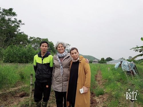 Đại diện trung tâm AICAT thăm trang trại nông nghiệp trồng theo công nghệ Israel của cựu SV Nguyễn Minh Tài Đại diện trung tâm AICAT thăm trang trại nông nghiệp trồng theo công nghệ Israel của cựu SV Nguyễn Minh Tài