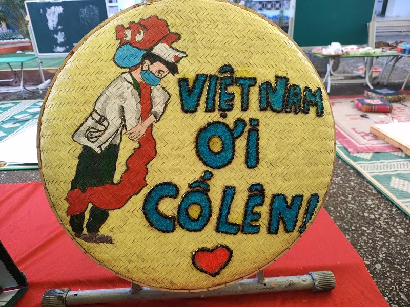 Tác phẩm của Trường Mầm Non Phúc Than được hình thành với mục đích “tuyên truyền và cổ động” người dân chung tay phòng, chống dịch bệnh.