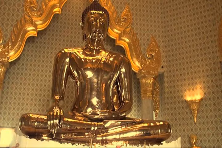 Tượng Phật vàng 5,5 tấn ẩn mình trăm năm dưới vỏ thạch cao