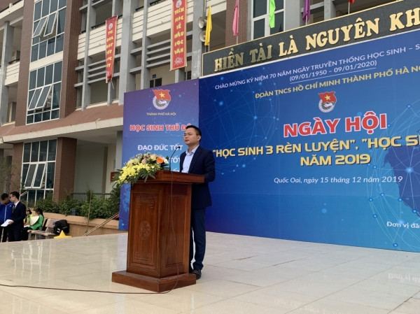 Đồng chí Ngô Văn Thiện - Ủy viên BTV Thành Đoàn, Trưởng ban Thanh niên Trường học Thành đoàn, Phó Chủ tịch Thường trực Hội Sinh viên Việt Nam phát biểu tại Ngày hội “Học sinh 3 rèn luyện”, “Học sinh 3 tốt” cấp Thành phố năm 2019.