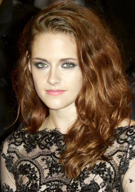 Cuộc sống khác biệt của Kristen Stewart và Emma Watson - Ảnh 9 Cuoc song khac biet cua Kristen Stewart va Emma Watson - Anh 9