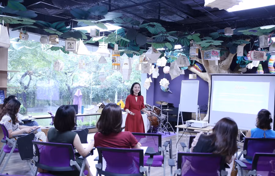 Thạc sỹ tâm lý Đinh Thị Trinh, Trường Olympai trao đổi về giao tiếp tích cực cha mẹ con cái 5-7 tuổi - một chủ đề khác trong chuỗi hội thảo về "Sức khỏe tâm thần trẻ em và vị thành niên".