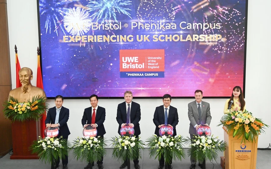 Ra mắt Quỹ học bổng “Experiencing UK - Trải nghiệm vương quốc Anh”.