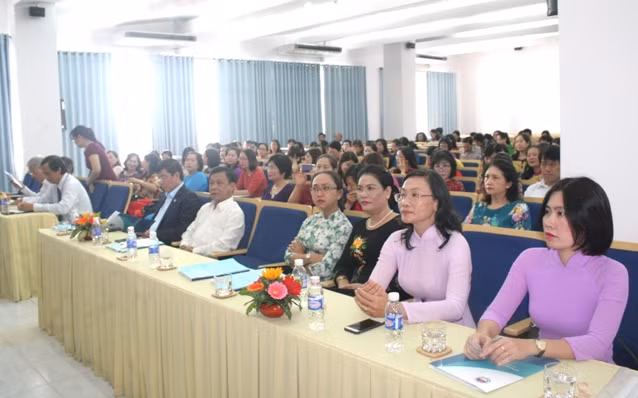 Quang cảnh hội nghị