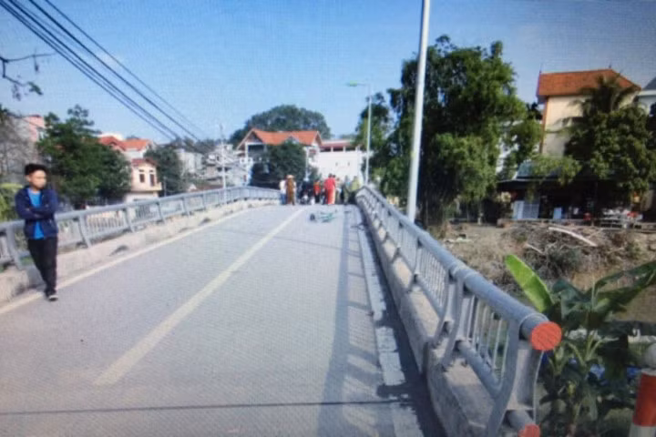 Hà Nội: Bắt khẩn cấp lái xe gây tai nạn khiến bé gái 9 tuổi tử vong