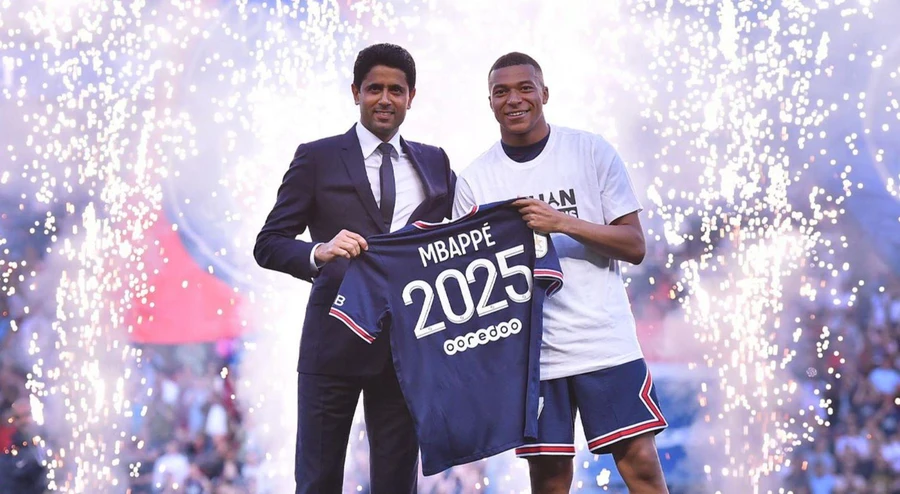 Hợp đồng mới với Kylian Mbappe là nguyên nhân khiến PSG bị phạt.