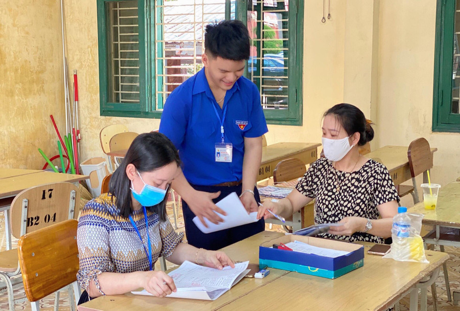 Khánh Hưng là học sinh giỏi toàn diện được thầy cô và bạn bè yêu mến. Ảnh: TG Khánh Hưng là học sinh giỏi toàn diện được thầy cô và bạn bè yêu mến. Ảnh: TG