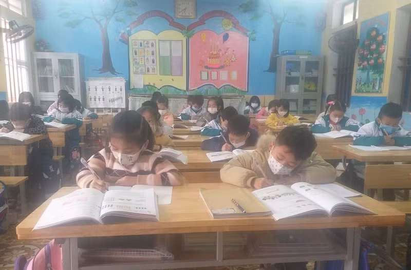 Học sinh lớp 1 Trường Tiểu học Thụy Sơn, Thái Bình.