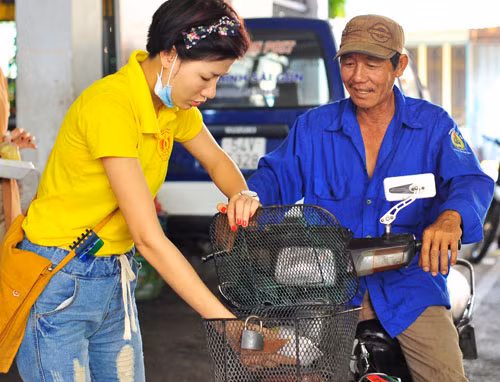 Người mẫu Trang Trần và những hình ảnh từ thiện đầy xúc động