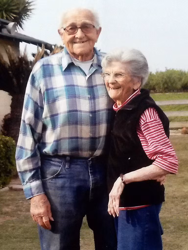 Ngưỡng mộ chuyện tình cặp đôi đến chết cũng không chia lìa