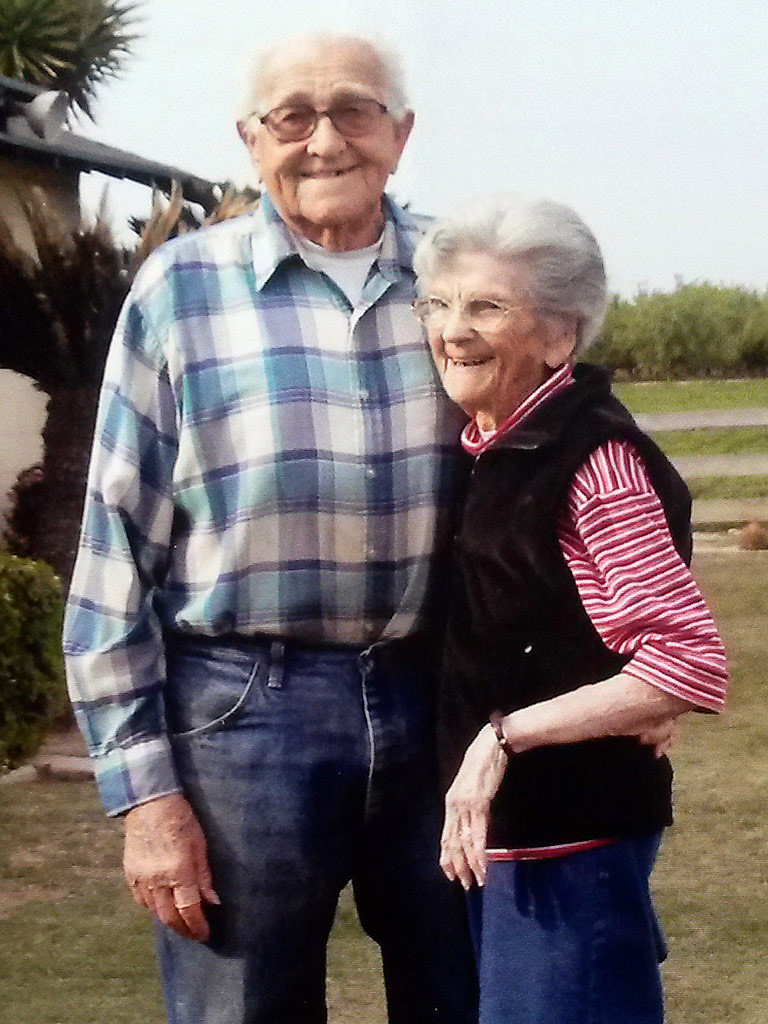 Hai ông bà chưa một lúc rời nhau ngay cả khi còn sống