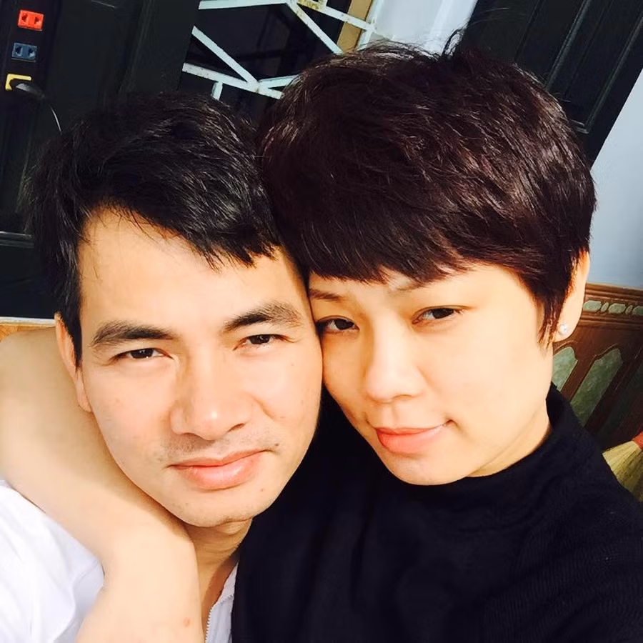Vợ Xuân Bắc khoe ảnh du xuân tình cảm với chồng