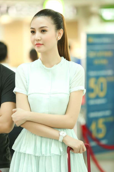 Ngọc Duyên cùng học trò Hà Hồ lên đường đến Victoria Ngoc Duyen cung hoc tro Ha Ho len duong den Victoria