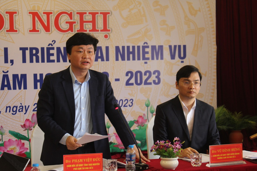 PGS-TS Phạm Việt Đức, Giám đốc Sở Giáo dục và Đào tạo tỉnh Thái Nguyên, phát biểu trao đổi, đóng góp ý kiến về phương hướng, nhiệm vụ học kỳ II năm học 2022-2023. PGS-TS Phạm Việt Đức, Giám đốc Sở Giáo dục và Đào tạo tỉnh Thái Nguyên, phát biểu trao đổi, đóng góp ý kiến về phương hướng, nhiệm vụ học kỳ II năm học 2022-2023.