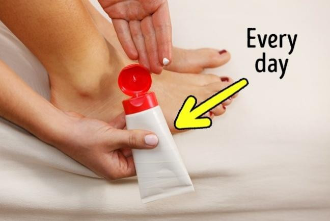 Bỏ ngay thói quen cắt móng chân quását nếu không muốn hối hận cả đời Bo ngay thoi quen cat mong chan quasat neu khong muon hoi han ca doi