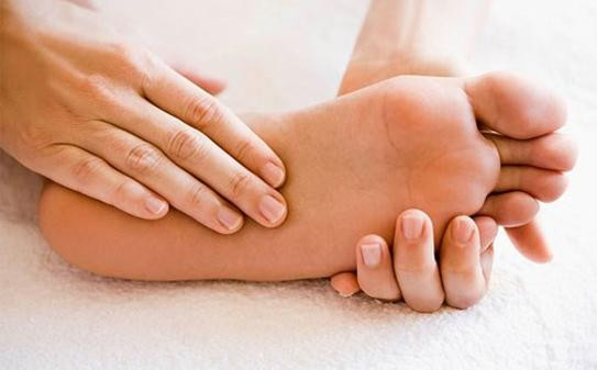 Bỏ ngay thói quen cắt móng chân quását nếu không muốn hối hận cả đời Bo ngay thoi quen cat mong chan quasat neu khong muon hoi han ca doi