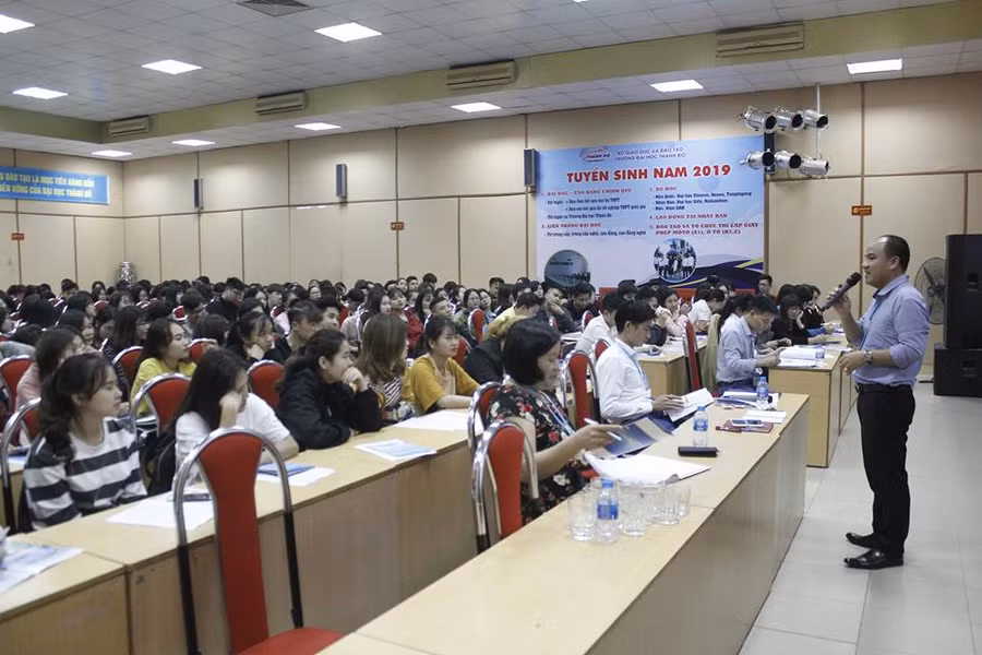 Trường ĐH Thành Đô tổ chức đối thoai với sinh viên Khoa Y Dược 