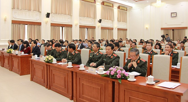 Cùng tham dự hội nghị có Thứ trưởng Bộ GDĐT Nguyễn Thị Nghĩa, đại diện lãnh đạo Văn phòng Chính phủ, Bộ Thông tin và Truyền thông, Bộ Lao động – Thương binh và Xã hội, Ban Tuyên giáo Trung ương, Trung ương Đoàn THCS Hồ Chí Minh; đại diện lãnh đạo một số Sở GDĐT và trường ĐH; đại diện lãnh đạo các đơn vị thuộc Bộ GDĐT và Bộ Công an...