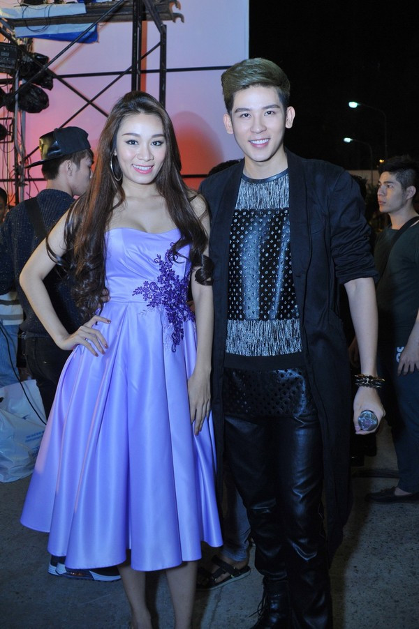 Hồ Ngọc Hà “nóng bỏng” khuấy động đêm nhạc sinh viên ảnh 13