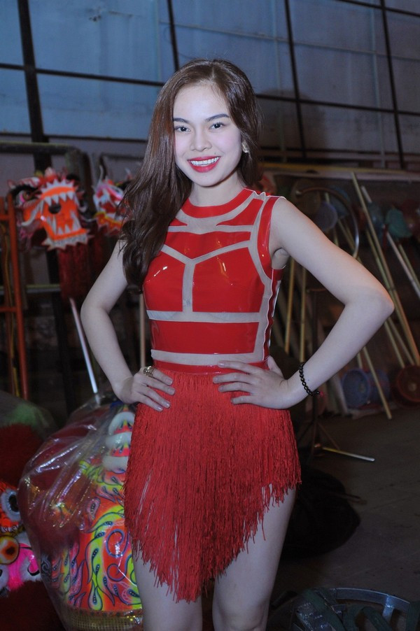 Hồ Ngọc Hà “nóng bỏng” khuấy động đêm nhạc sinh viên ảnh 7