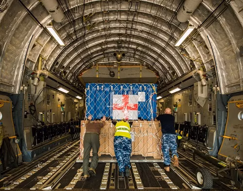 Australia cũng đã tổ chức huấn luyện chuyên môn về gìn giữ hoà bình và đào tạo tiếng Anh cũng như cung cấp một số trang thiết bị quan trọng phục vụ việc triển khai bệnh viện dã chiến này của Việt Nam.