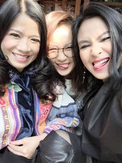 Con gái Vũ Thu Phương tinh nghịch khi đi tiêm phòng - 15