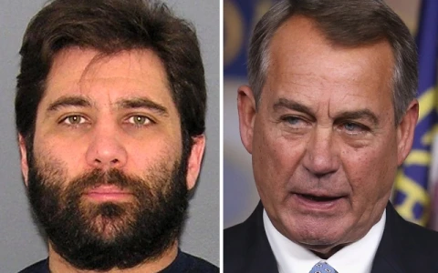 Tên Hoyt (trái) và Chủ tịch Hạ viện Mỹ Boehner (Ảnh Reuters)