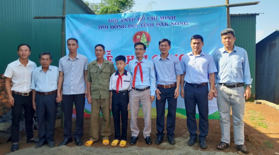 Em Hứa Hữu Nghĩa được hỗ trợ xây dựng căn nhà tình thương.