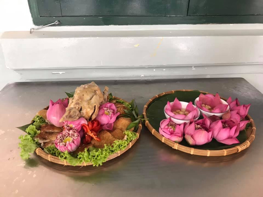 Học sinh tự làm những mâm lễ dâng lên trong ngày Giỗ Quốc Tổ Hùng Vương