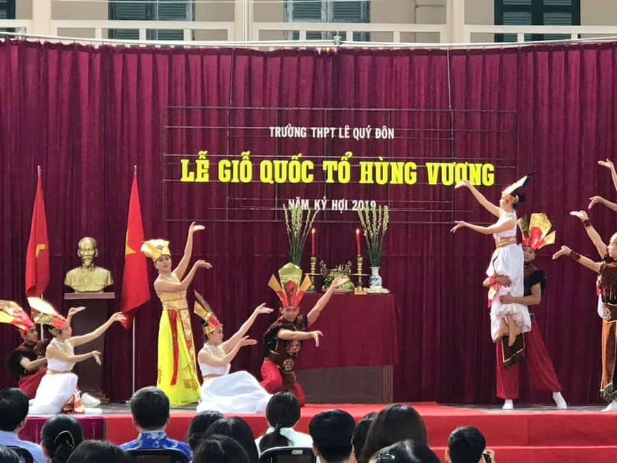 Học sinH THPT Lê Quý Đôn hướng về Ngày Lễ Giỗ Quốc Tổ Hùng Vương