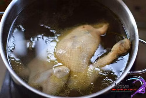 Cách luộc gà vàng bóng để cúng trong ngày lễ, tết - Ảnh 6