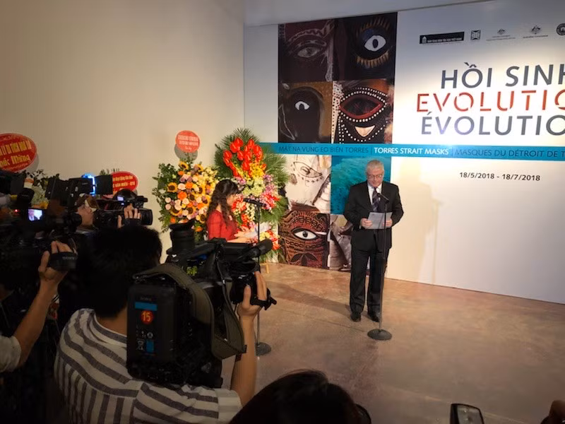 Đại sứ Australia, ngài Craig Chittick phát biểu khai mạc triển lãm Đại sứ Australia, ngài Craig Chittick phát biểu khai mạc triển lãm