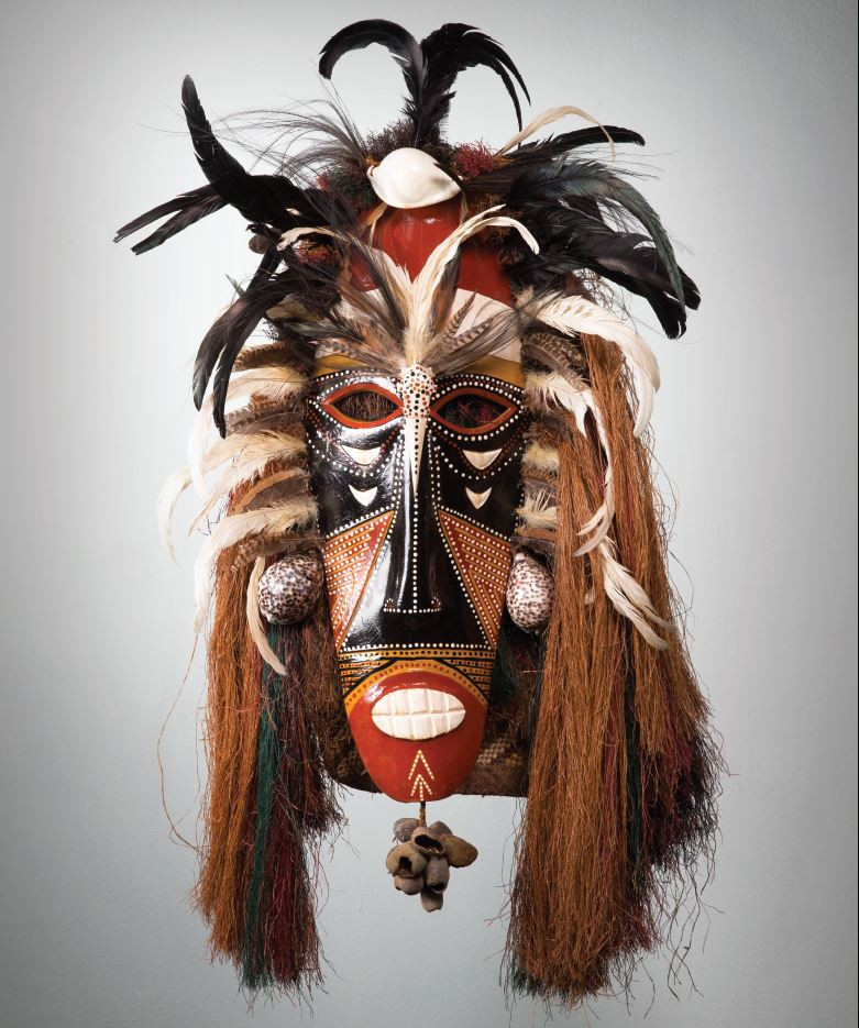 Mặt nạ vùng Eo biển Torres trưng bày tại triển lãm