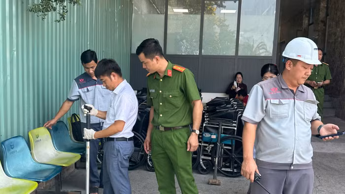 Cơ quan chức năng kiểm tra việc xả thải của Bệnh viện S.I.S ở Cần Thơ.
