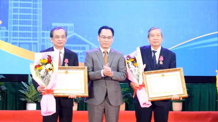 Quyền Bộ trưởng Hoàng Minh Sơn dự Lễ kỷ niệm 60 năm thành lập Đại học Cần Thơ