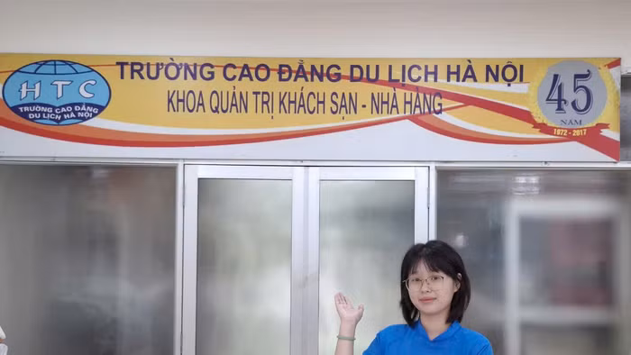Một tiết học thực hành của sinh viên khoa Quản trị Khách sạn, Trường CĐ Du lịch Hà Nội. Ảnh QC.