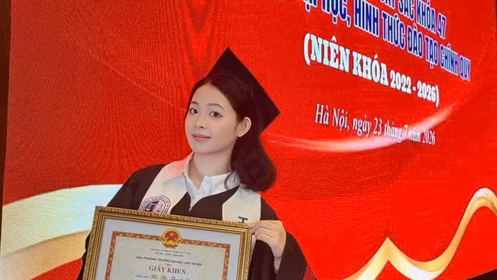 Hành trình vươn lên của nữ sinh vùng cao tốt nghiệp loại xuất sắc Trường ĐH Luật Hà Nội
